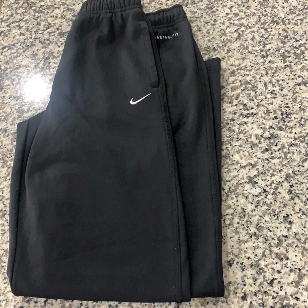 Nike boys size xl therms fit athletic pants black